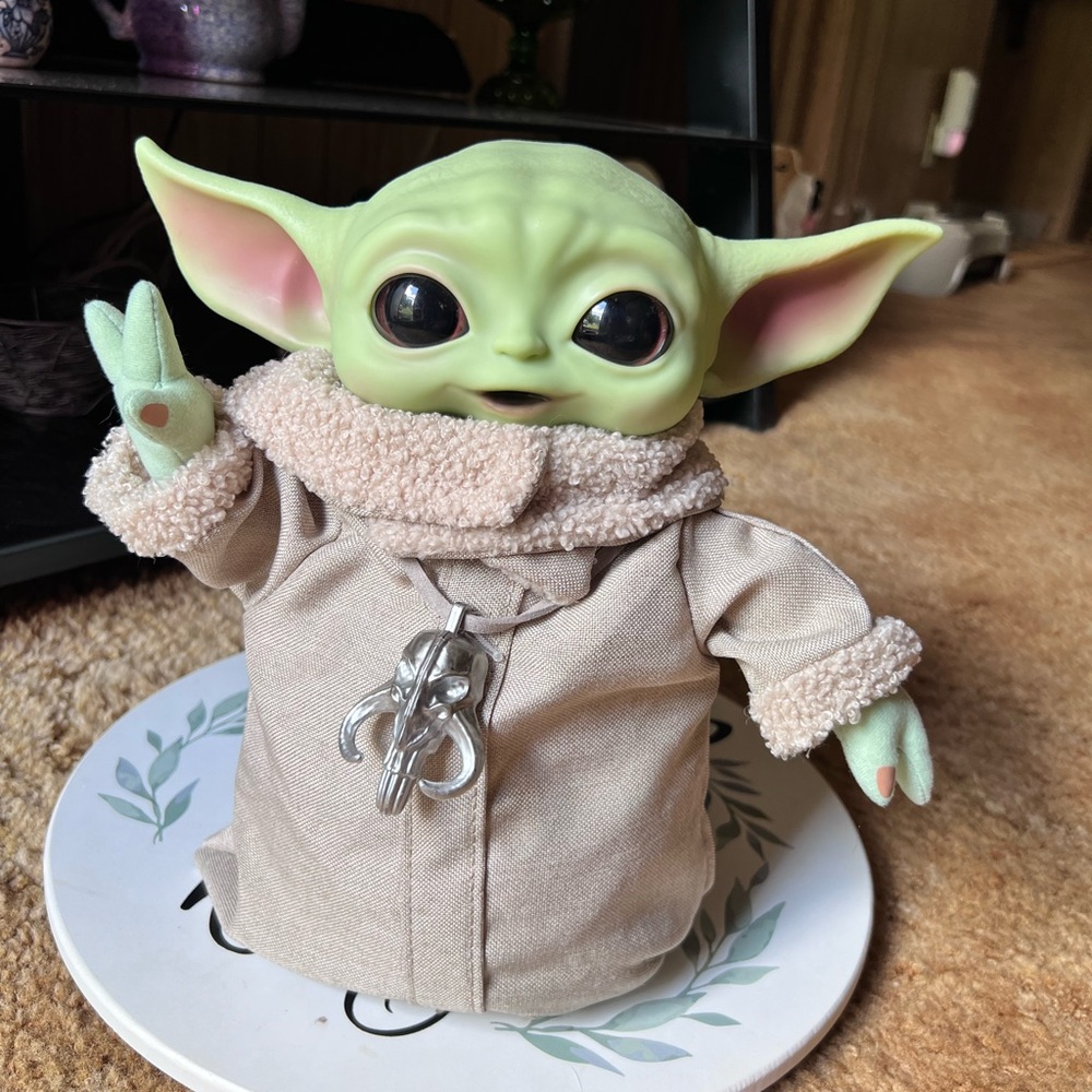 Baby Yoda Character Figure Plush Star Wars The Child Mandalorian Mattel 2021.
